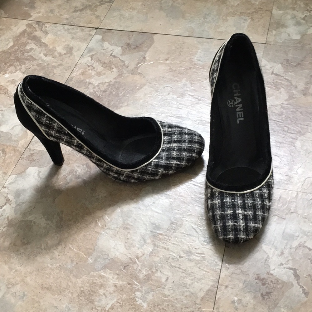 Chanel Houndstooth Heels